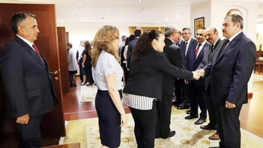 Eroğlu personeli ile bayramlaştı – Kocatepe Gazetesi