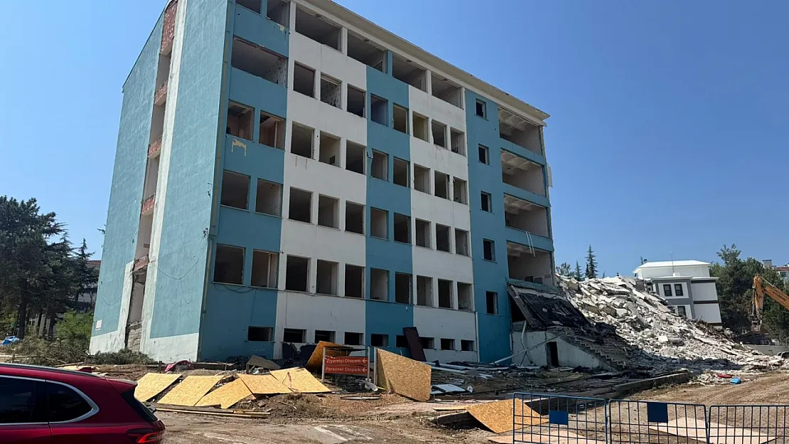 Eski Devlet Hastanesi Polikliniği Yıkılıyor Yerine Psikiyatri Servisi Kurulacak
