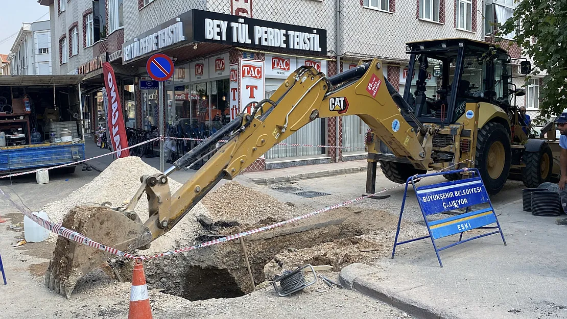 ESKİ'nin Altyapı Çalışmasında Göçük: 2 Yaralı