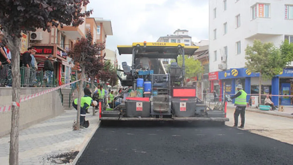 Eskişehir Caddesi'nde  alt yapı ve asfalt yenilendi