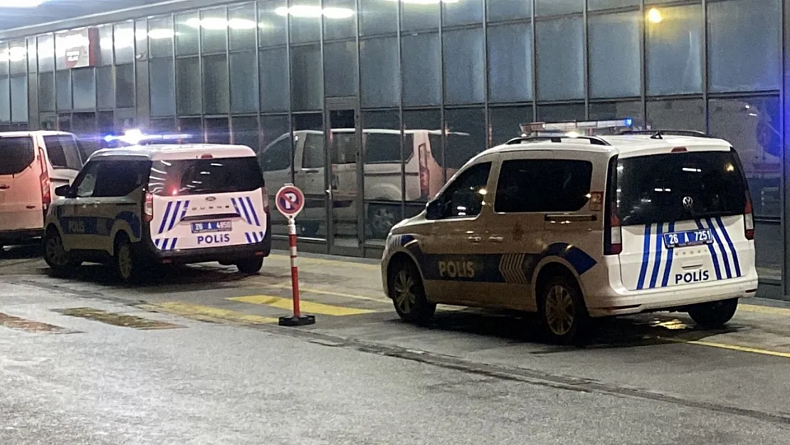 Eskişehir'de Alkol Şişeli Kavga, Hastanede Bile Devam Etti
