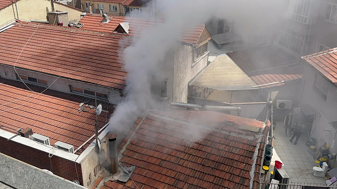 Eskişehir'de Çatı Yangını Paniğe Neden Oldu!