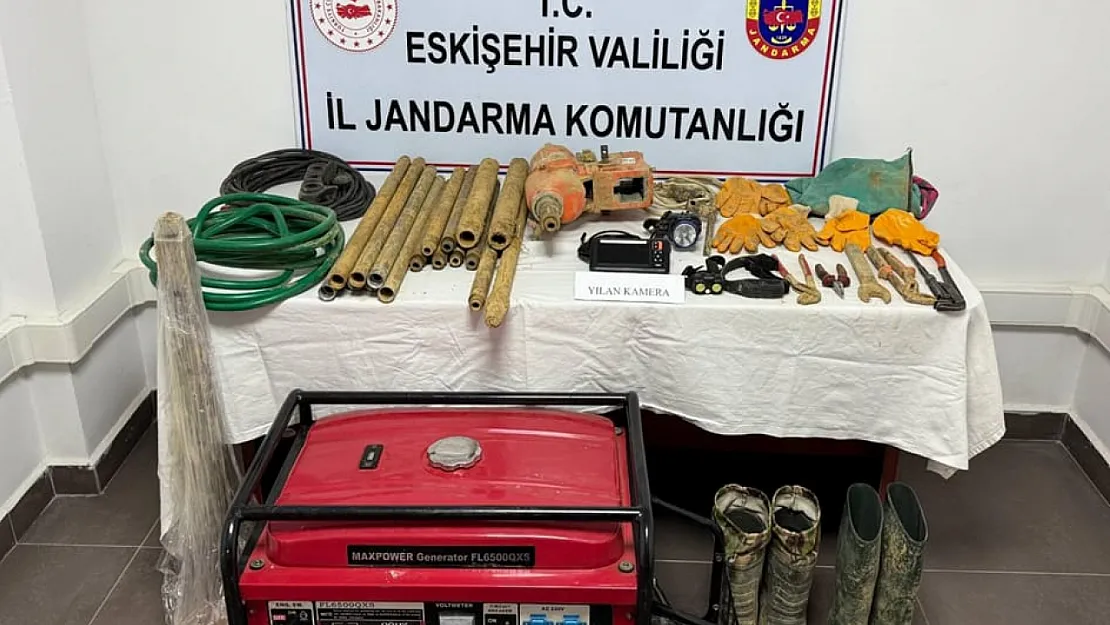 Eskişehir'de Kaçak Kazı Yapan Şahıslara Suçüstü!