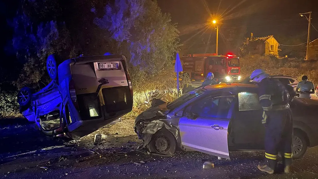 Eskişehir'de iki araç çarpıştı: 1'i ağır 6 kişi yaralı