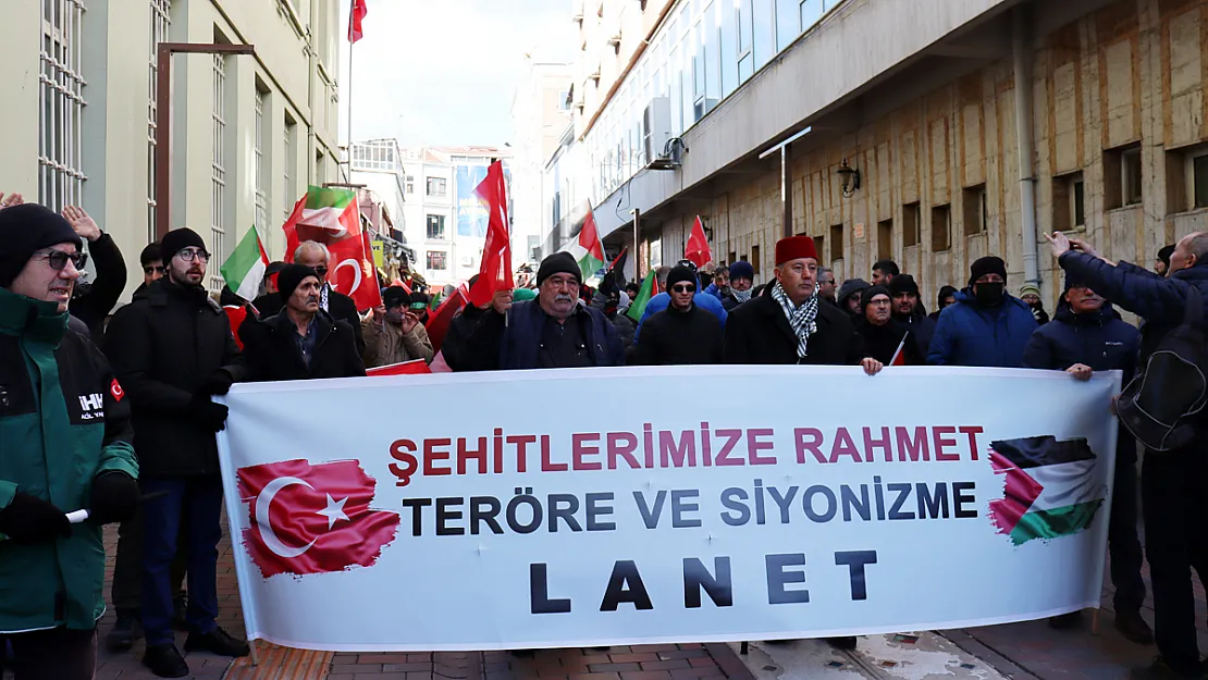 Eskişehir’de şehit olan askerler ve Gazze için yürüyüş düzenlendi