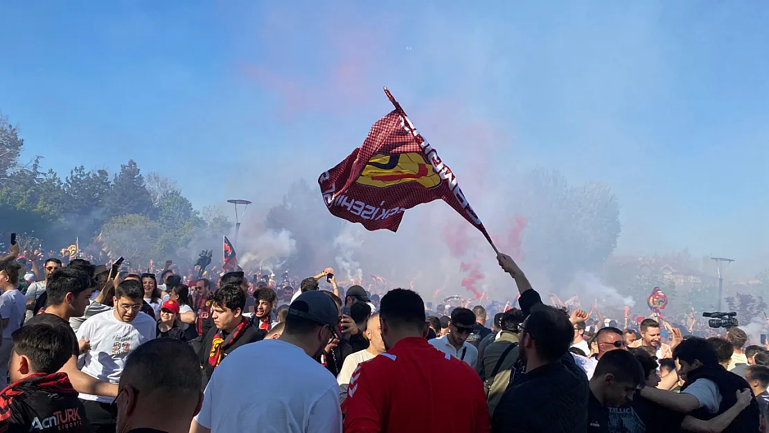 Eskişehirspor Şampiyonluğunu Kutladı