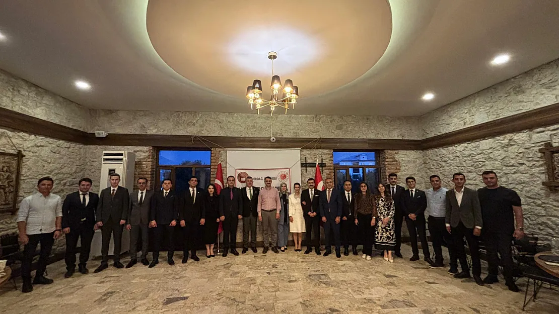 Farklı Bölgelere Atanan Hakim Ve Savcılar İçin Veda Yemeği Verildi