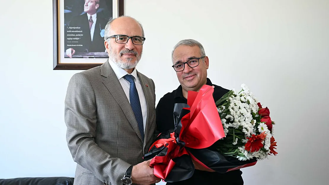 Fen-Edebiyat Fakültesi'nde görev değişimi – Kocatepe Gazetesi