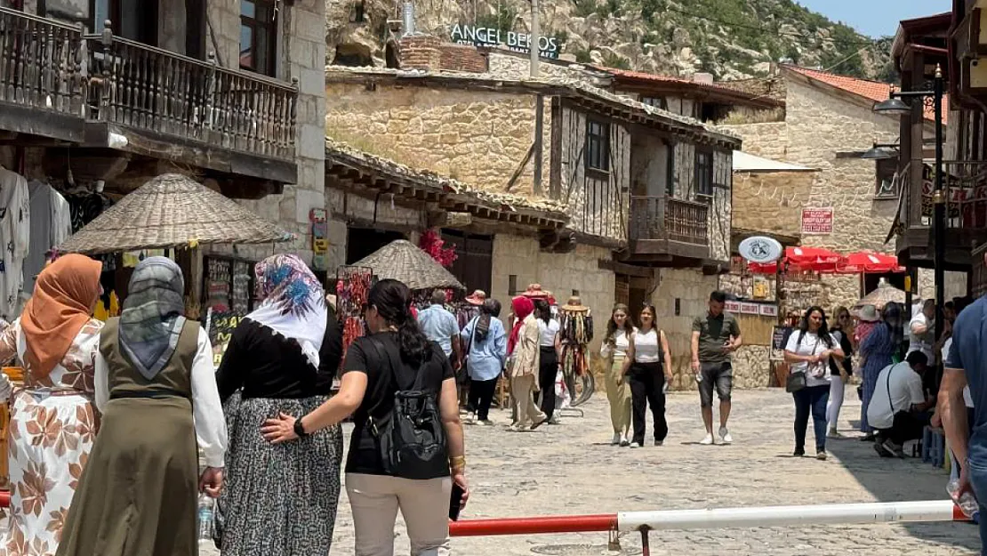 Frig Vadisi Bu Bayram da Ziyaretçilerin Gözdesi Oldu