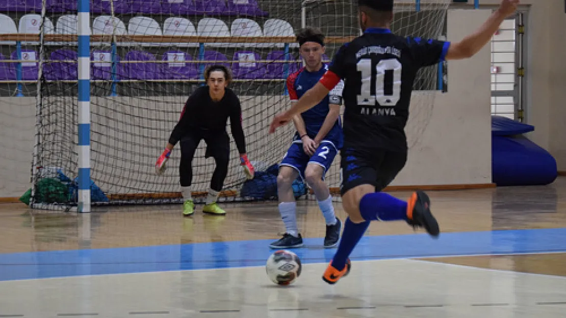 Futsalda gençler Afyon'da yarışıyor