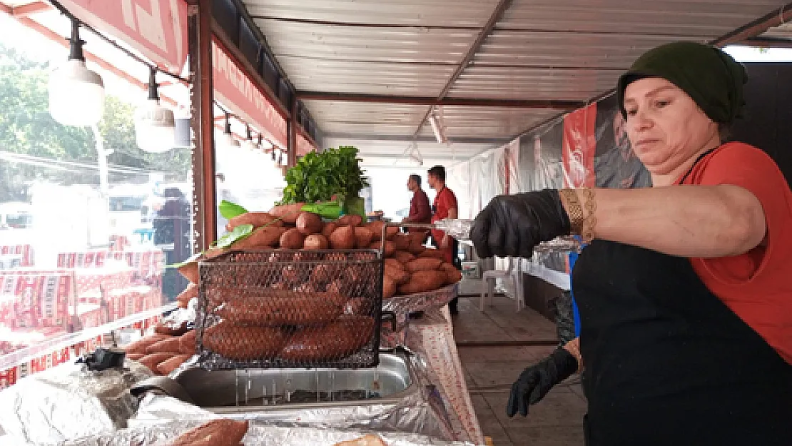 Gaziantep ve Hatay'ın yöresel lezzetleri Zafer Meydanı’nda görücüye çıktı