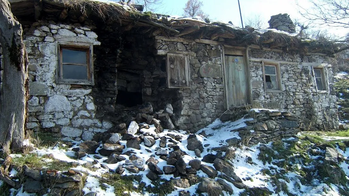 Geceleri Birilerinin Kabloları Kestiği Köy: Davutlu