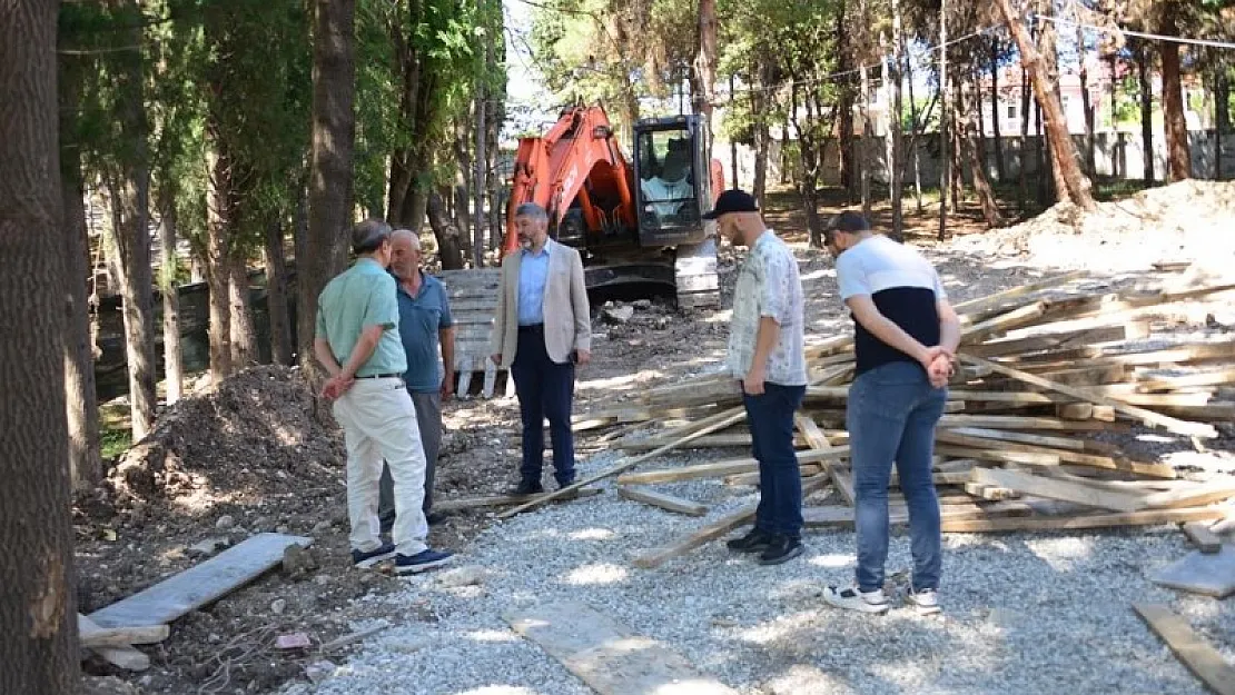 Gediz’de yarı olimpik yüzme havuzu inşaatı hızla yükseliyor