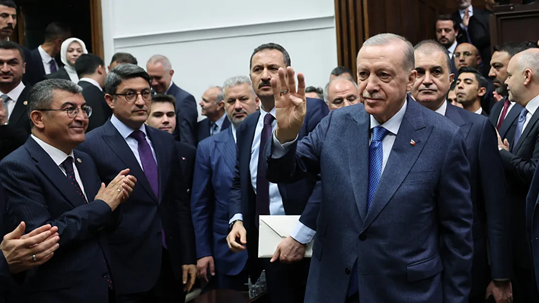 Gelecek Partisi'nden İstifa Eden Hasan Ekici'ye Rozetini Erdoğan Taktı