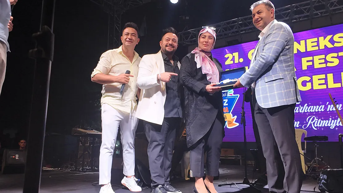 Geleneksel Tarhana Festivali'nde Hüseyin Kağıt, Gedizlileri Coşturdu