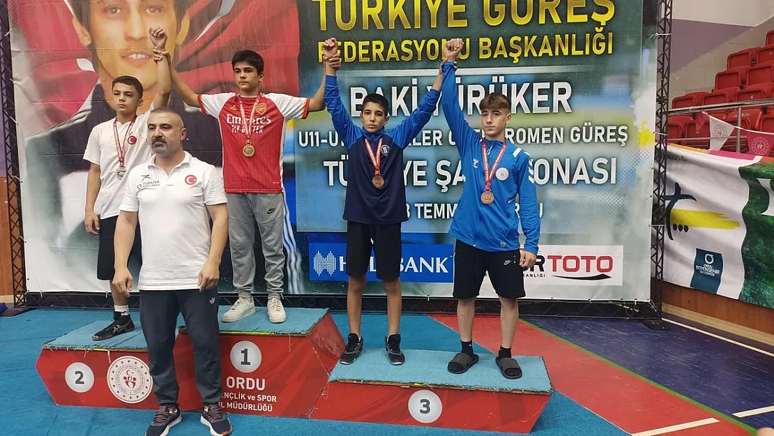 Genç Güreşçi Türkiye 3’üncüsü Oldu