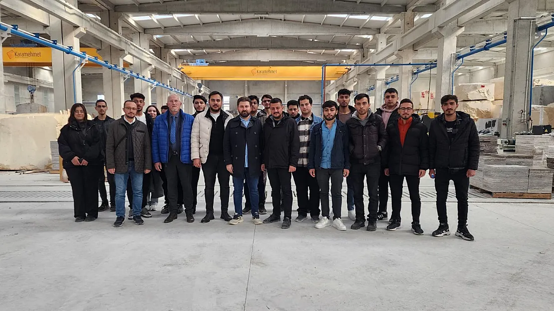 Genç Mühendisler Mermer Fabrikasını Ziyaret Etti