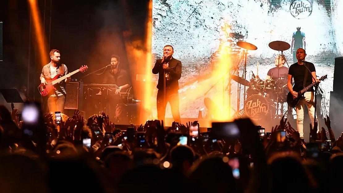 Gençler Zakkum'la coştu – Kocatepe Gazetesi