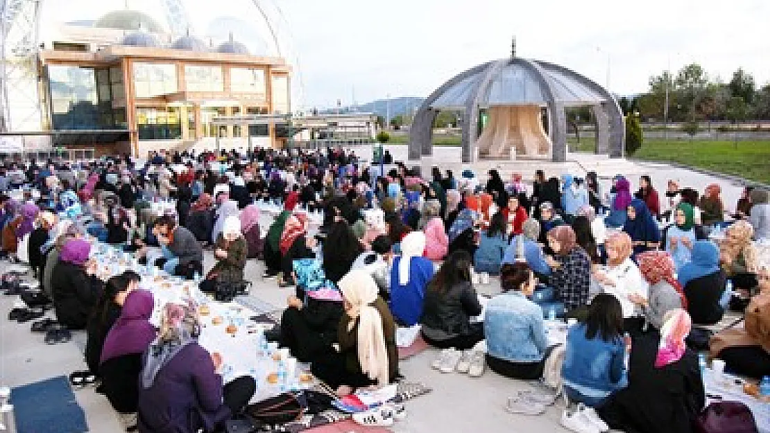 Gençlerle kardeşlik iftarı gerçekleşti – Kocatepe Gazetesi