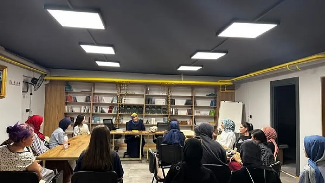 Gençlerle Yaz Neşesi Sohbetleri Başladı