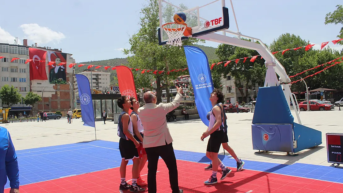 Gençlik Kupası 3ࡩ Basketbol Turnuvası Başladı