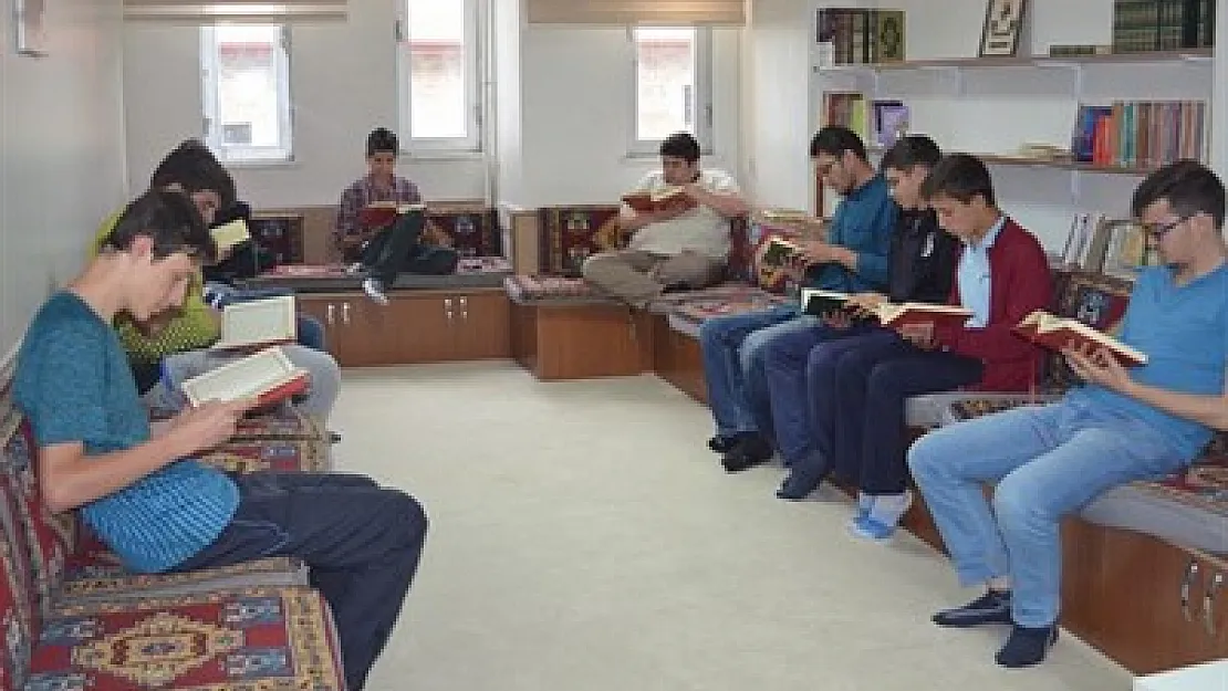 Gençlik Merkezi'nde Mukabele yapılıyor – Kocatepe Gazetesi