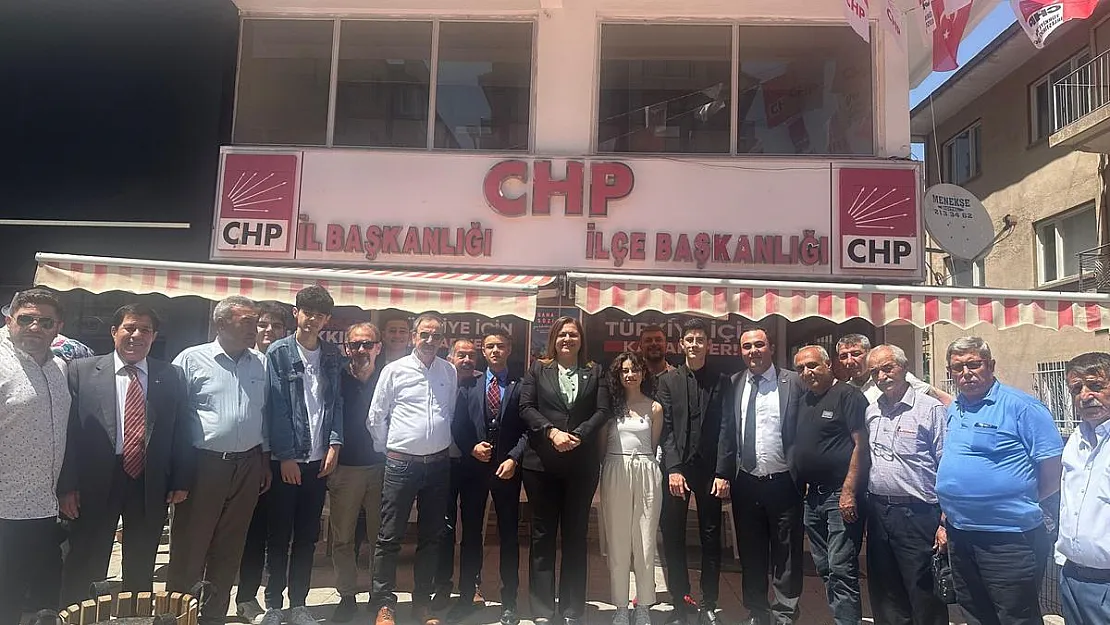 Genel bayramlaşmaya katılmadı, CHP’deki bayramlaşmaya katıldı