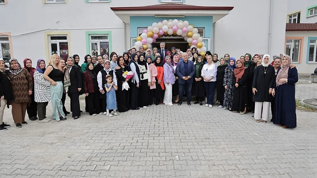 Giyim Üretim Teknolojisi Ve İğne Oyası Kursları'nın Yıl Sonu Sergisi