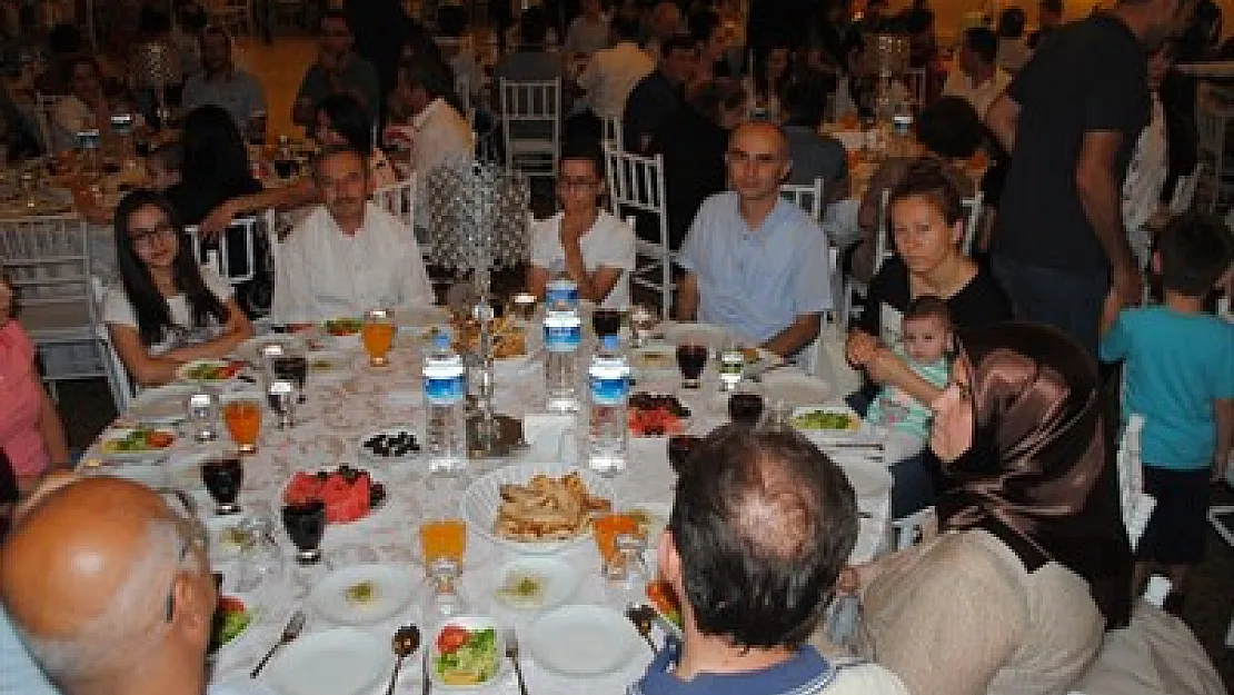 GM'den 400 kişiye iftar – Kocatepe Gazetesi