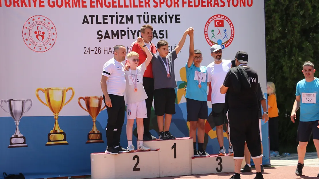 'Görme Engelliler Atletizm Türkiye Şampiyonası' Sürüyor