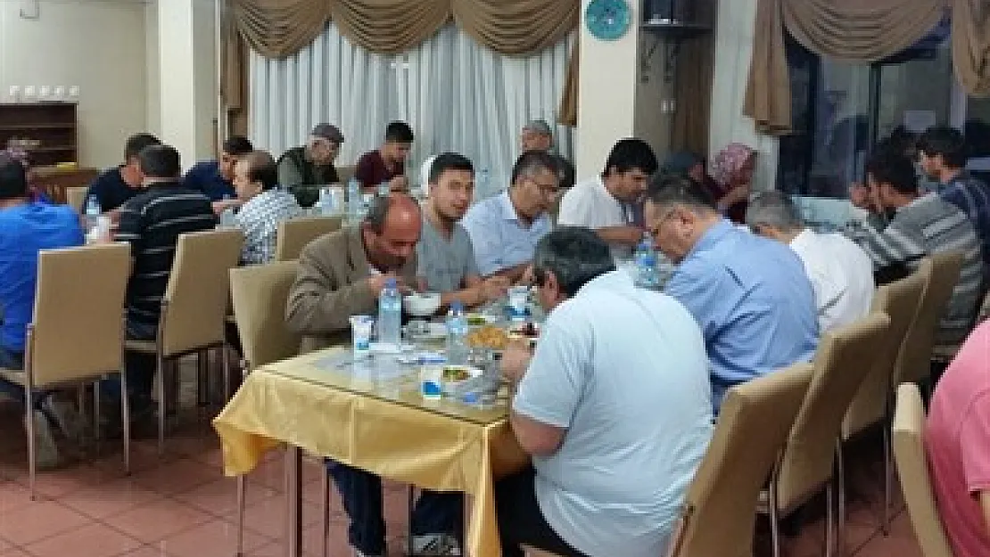 Görme engelliler iftarda buluştu – Kocatepe Gazetesi