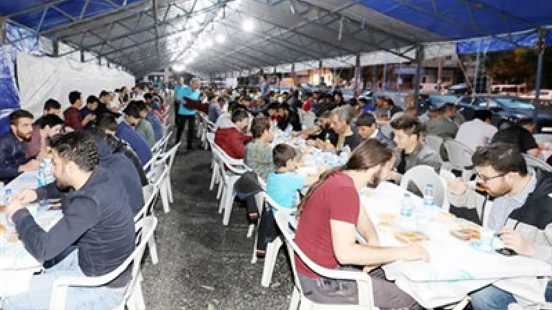 Günde 5 bin kişiye iftar verilecek