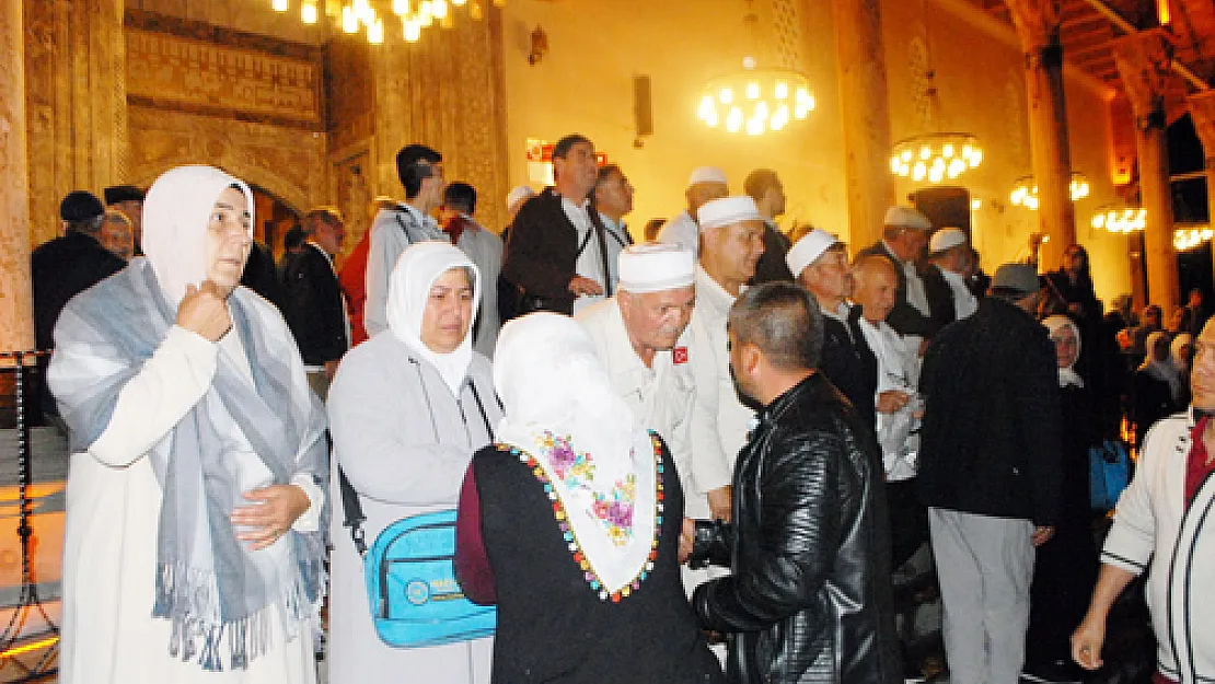 Hacı Kanat Turizm ilk kafilesini hacca uğurladı