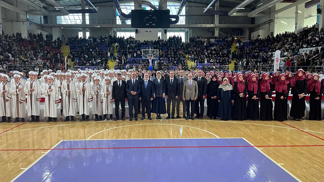 'Hafızlar, topluma da ışık tutan birer umut kaynağıdır'