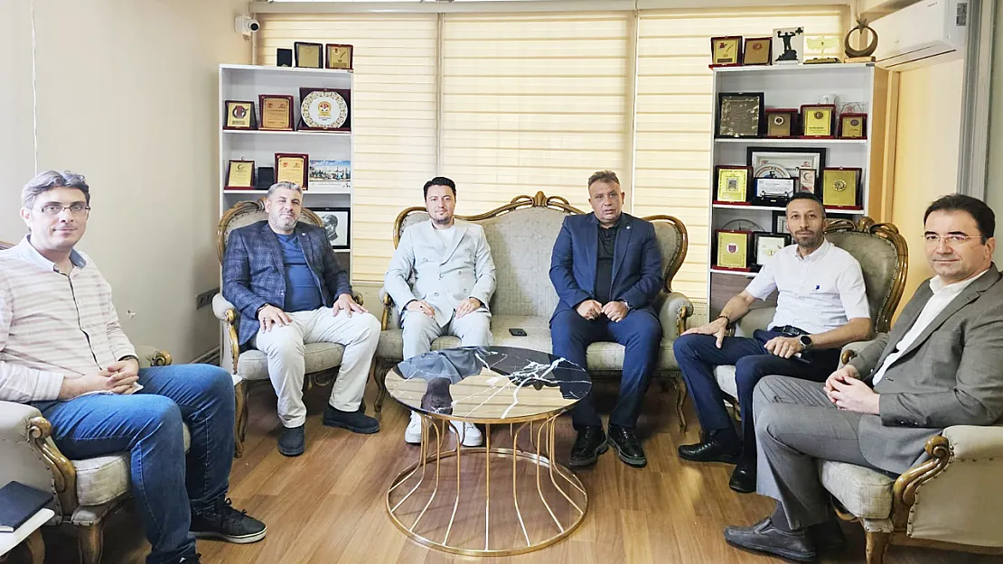 Hak-İş'ten Kocatepe'ye 61'inci Yıl Ziyareti