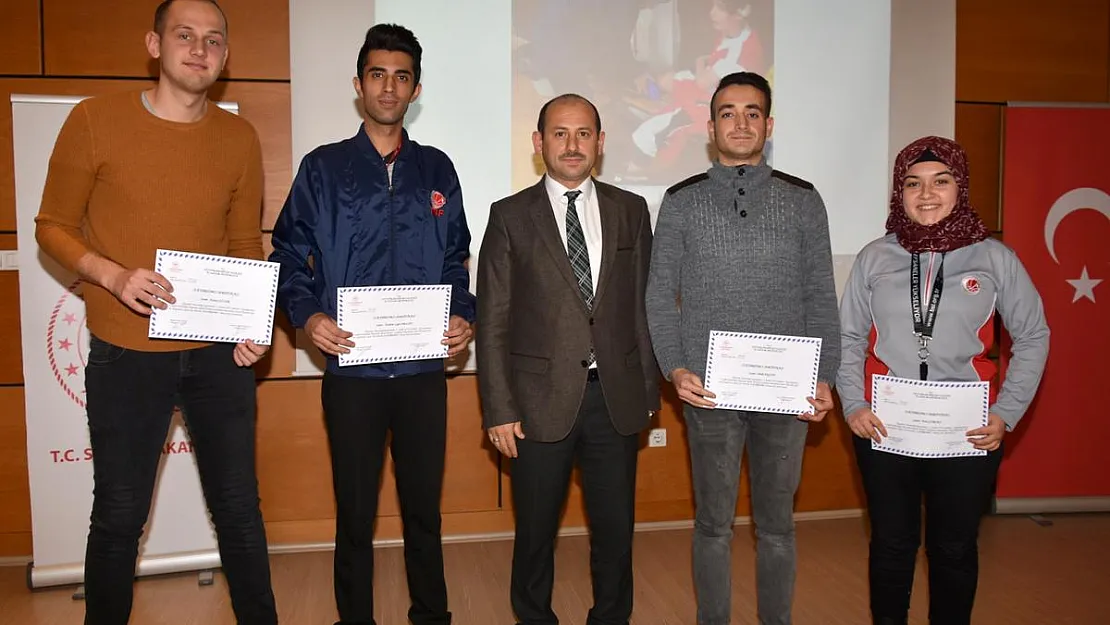 Hakem ve antrenörler ilk yardım eğitimi aldı