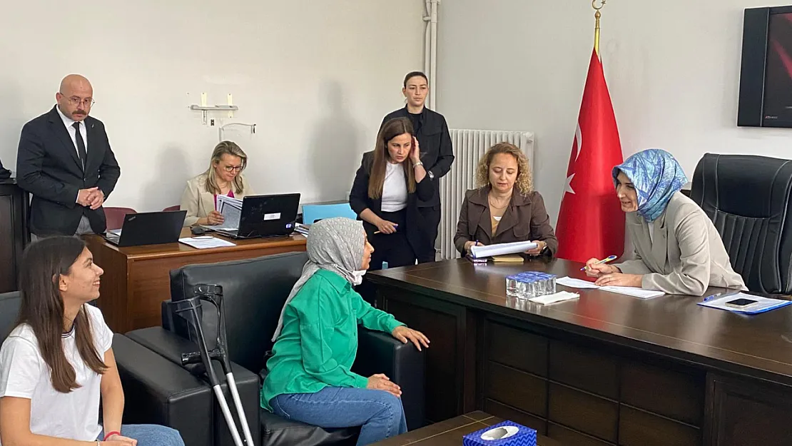 Halk Gününe Geldiler İş Buldular!