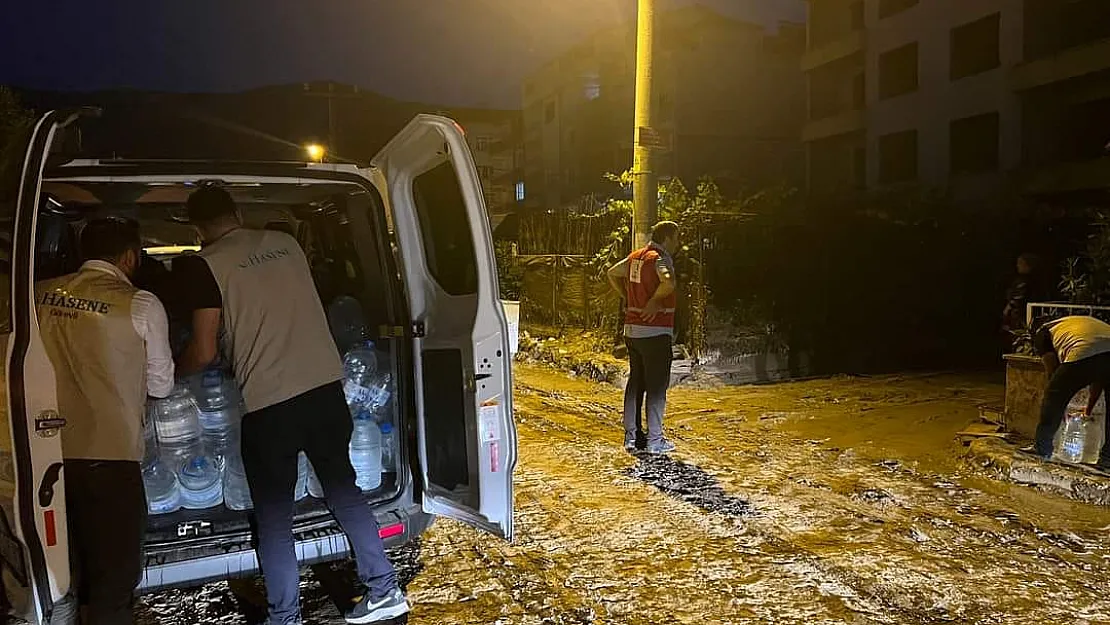 Hasene Devrek'te sel mağdurlarına ulaştı