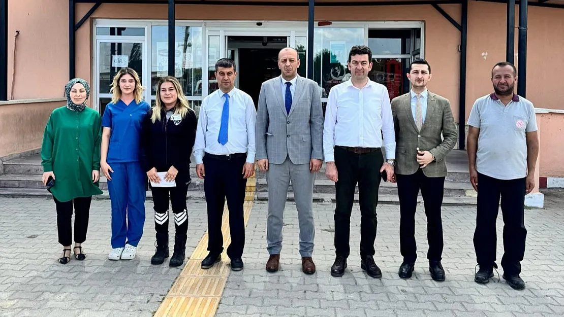 Hastaneye Ani Ziyaret! Hasta ve Personelle Yüz Yüze Görüştüler