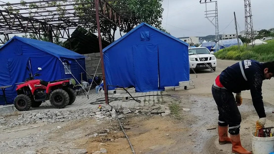 Hatay'da içme suyu şebeke tamiri devam ediyor