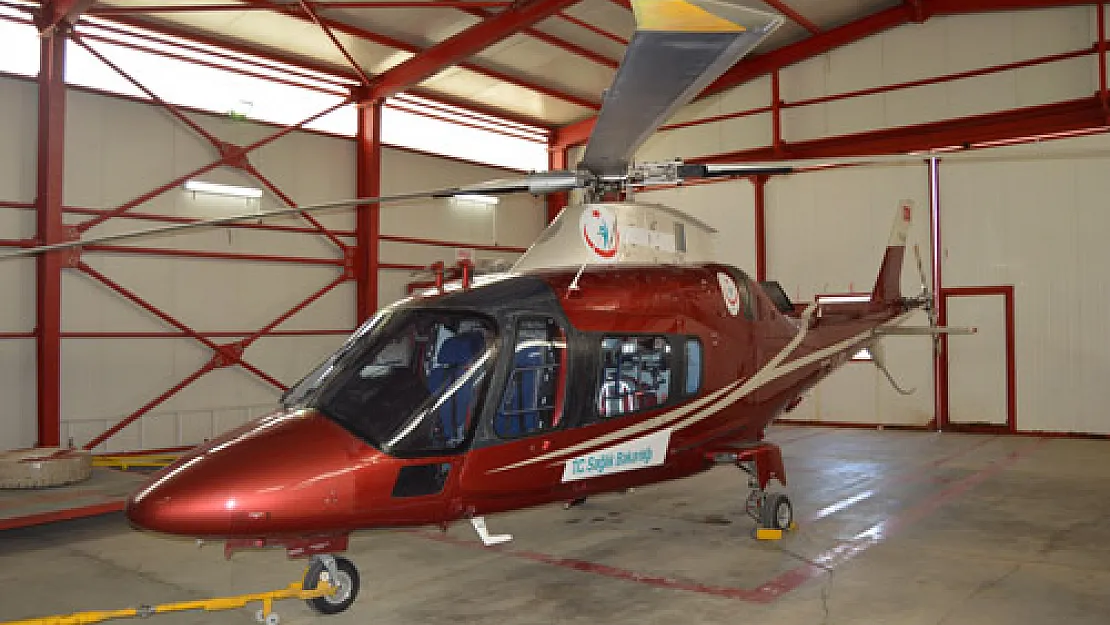 Hava ambulansı anjiyo olması gereken yaşlı adam için havalandı
