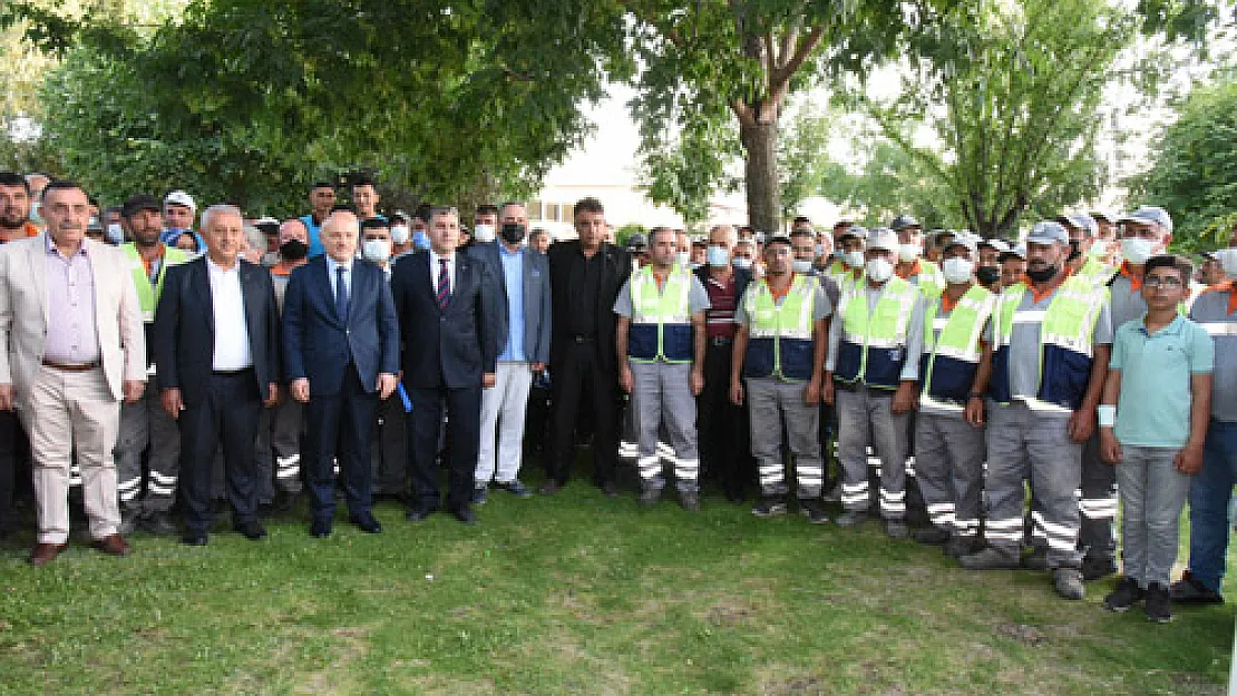 “Haybeden mesai ödemesine karşıyım, ama alın teri dökülerek harcanan mesaiyi ödemek zorundayım”