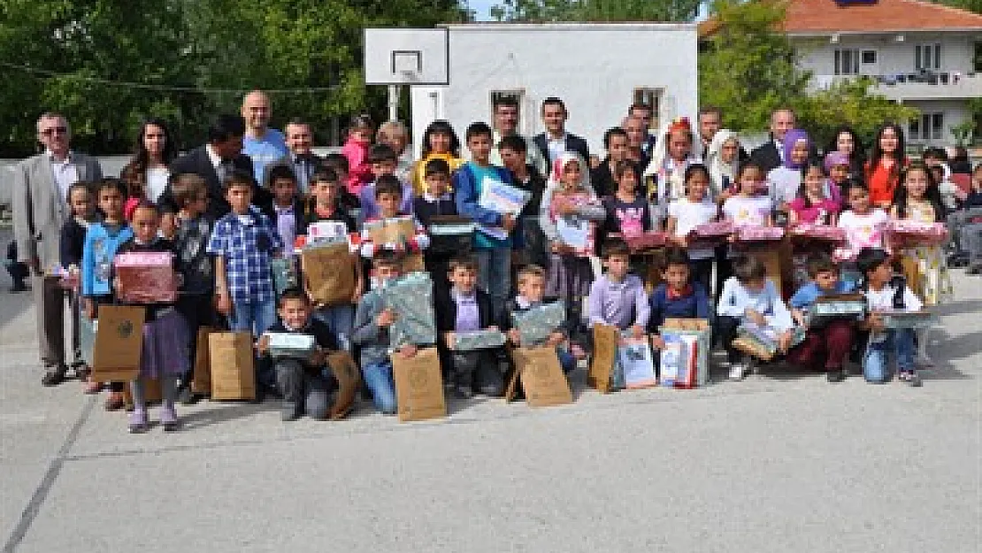 Hayvanları doyurdular, ödüllerini de aldılar