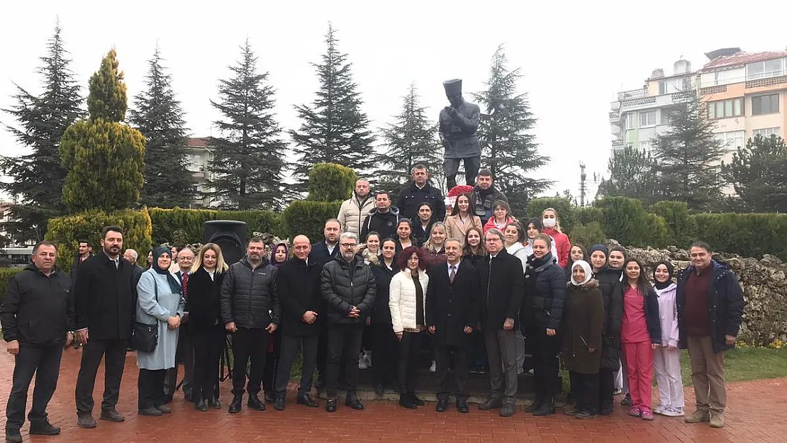Hekimler Ata'nın huzurunda