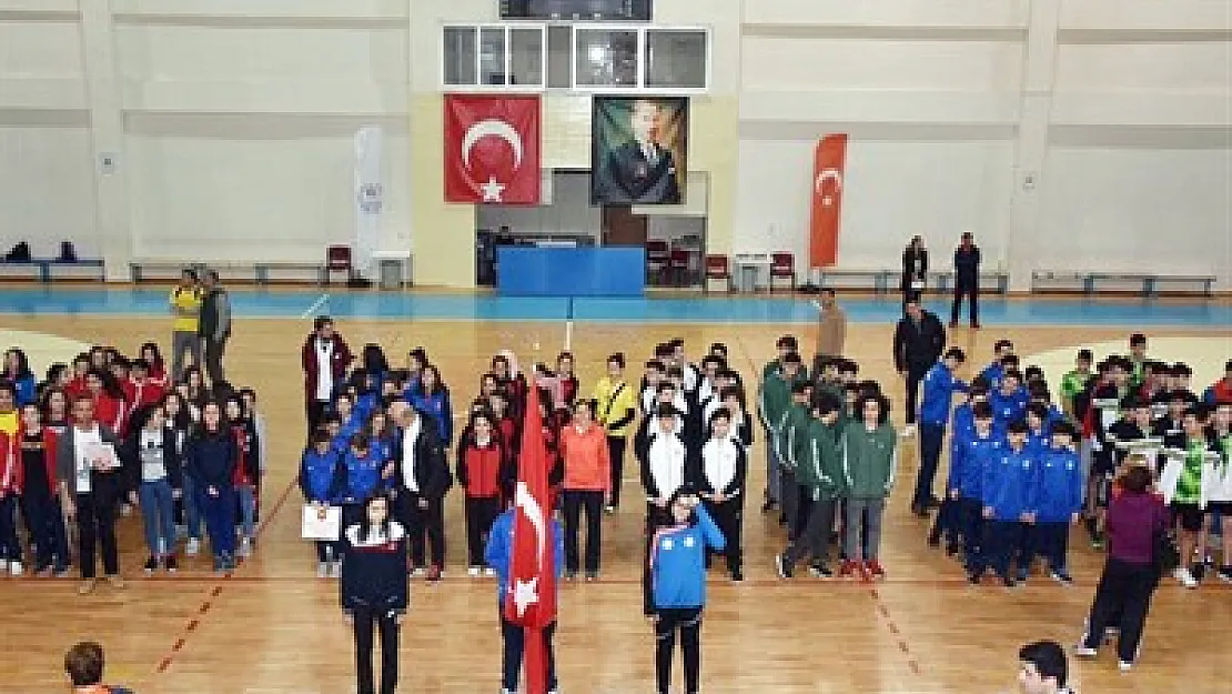 Hentbolcular Afyonkarahisar'da yarışıyor – Kocatepe Gazetesi