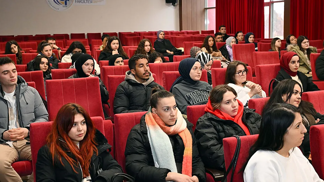 'Her Akademisyen Kendisini Güncellemek Zorunda'
