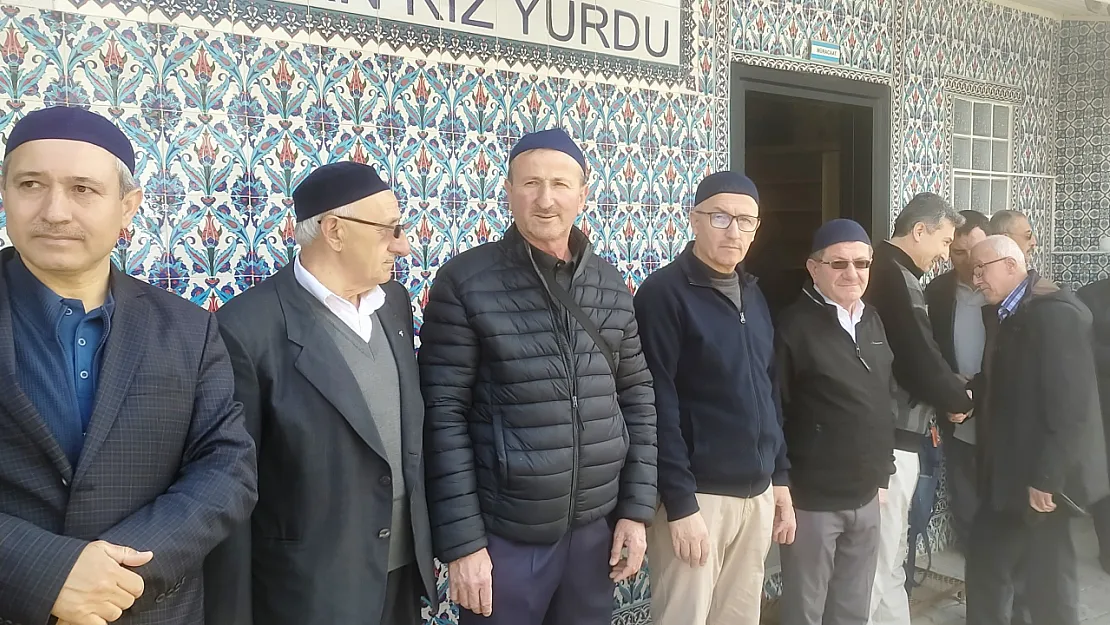 Hisarcık'ta 20 Kişilik Umre Kafilesi Dualarla Uğurlandı