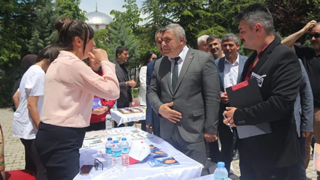 Hocalar Kitap Fuarı yoğun ilgi gördü