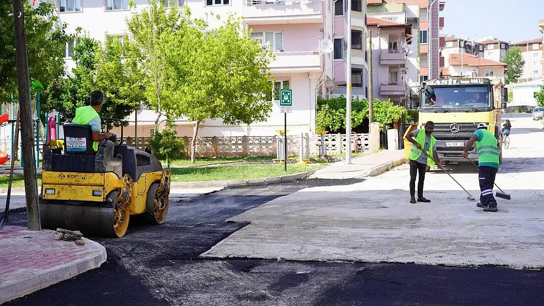 Hürriyet Mahallesinde asfaltlama çalışması başladı