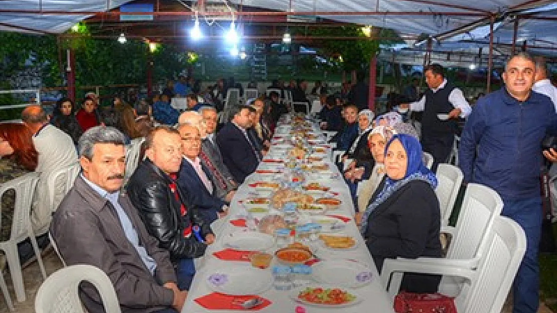 Huzurevi sakinleri ile iftar yaptılar